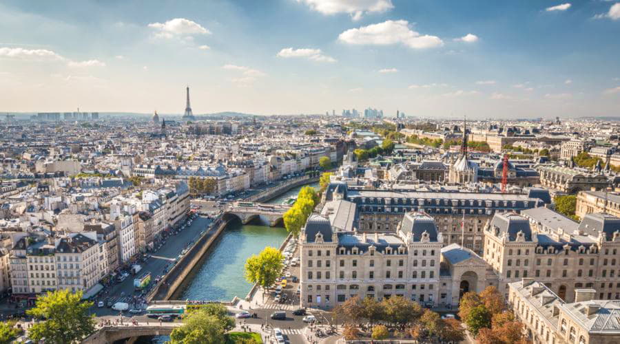 CDG パリ空港で最も人気のある車両の選択肢は何ですか？